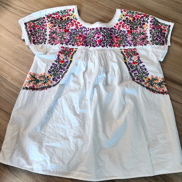 Madewell Tops - Madewell lace trimmed embroidered blouse